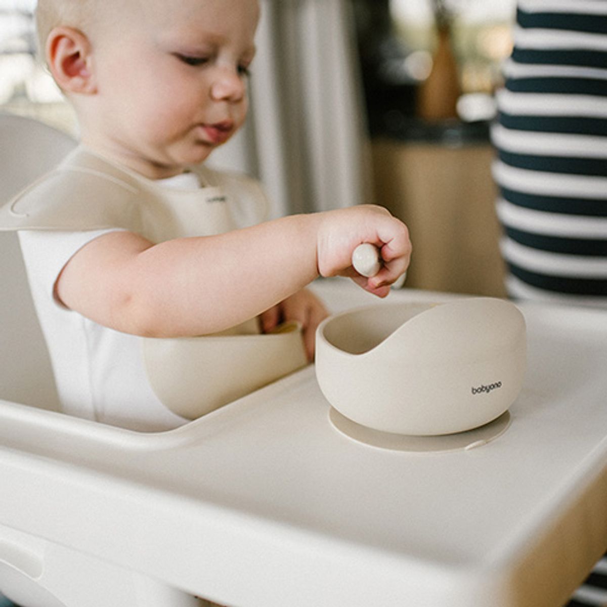 Babyono | Silikonskål med sugekopp | Beige