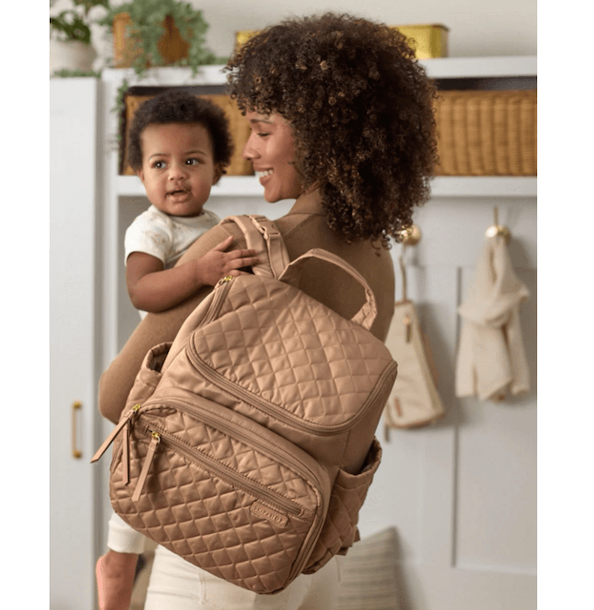 Skip Hop | Forma Ryggsekk Stelleveske | Camel