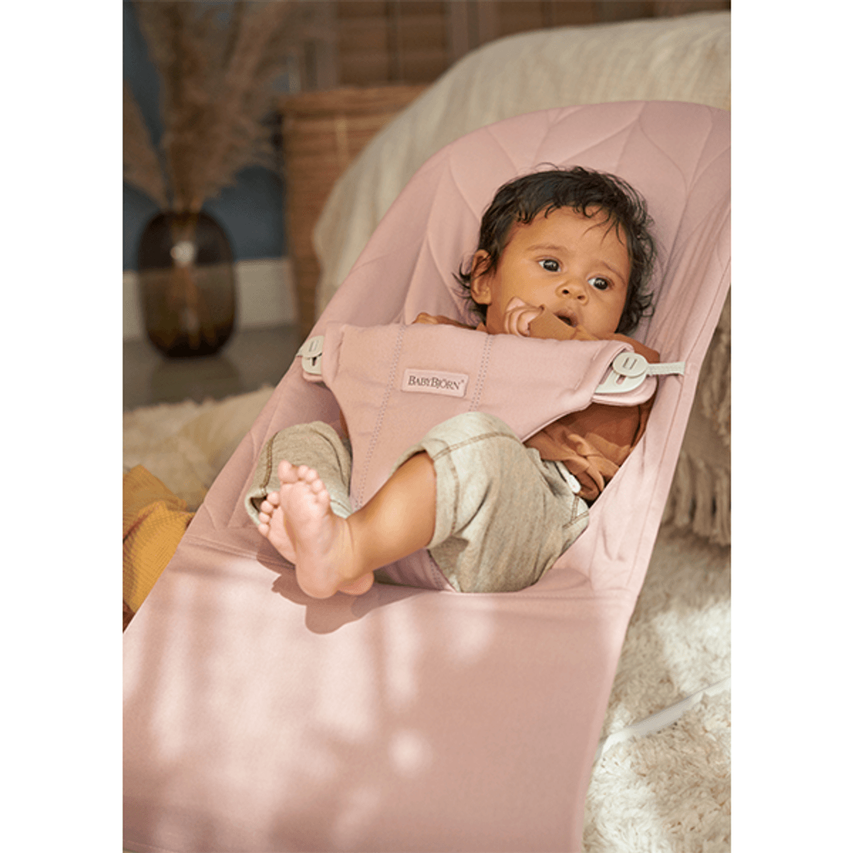 BabyBjörn | Vippestol Bliss | Vevd Petal Quilt | Antikkrosa