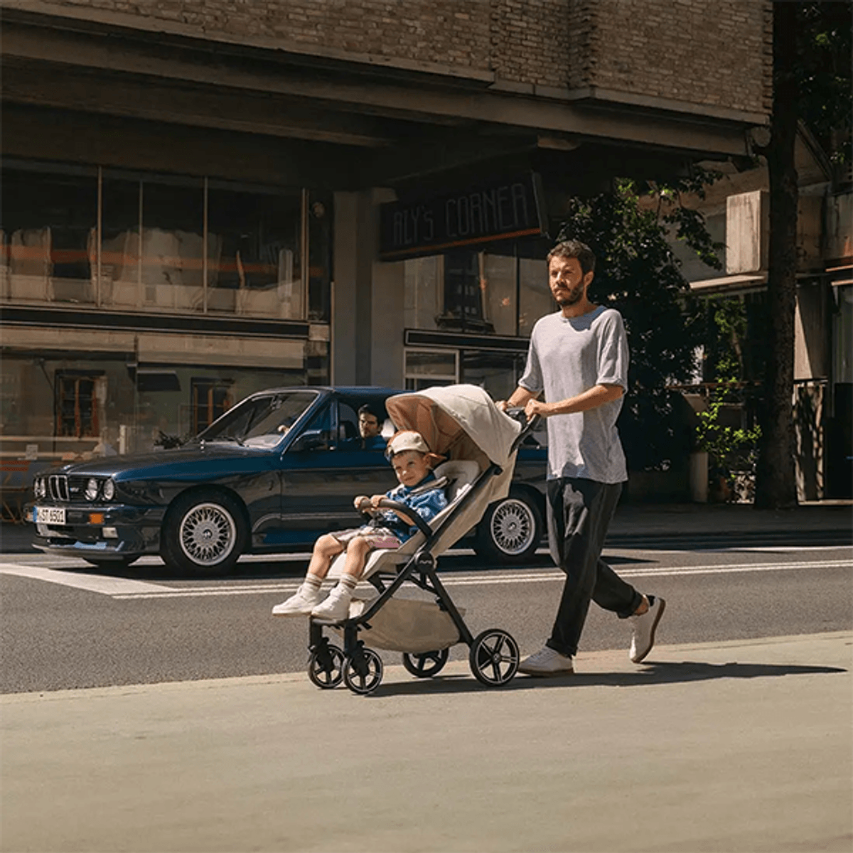 Nuna | Trvl LX  Trille| BMW Collection | Mica